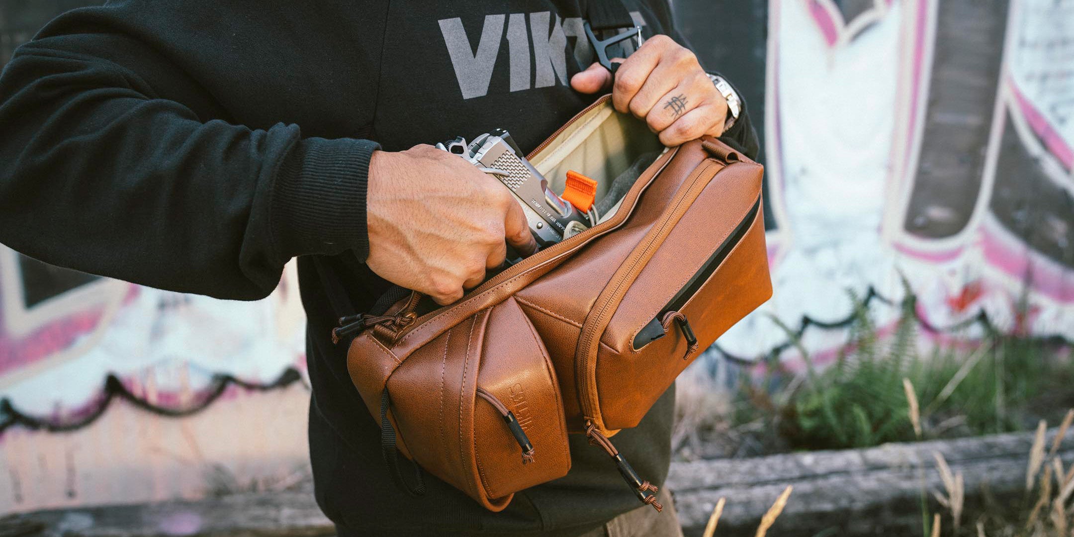 Upscale 3 Leather Slingbag – VIKTOS